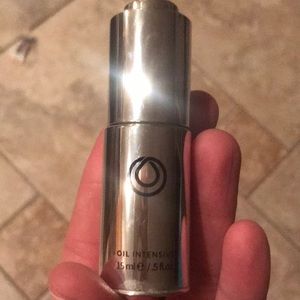 Rejuveniqe Oil by Monat
